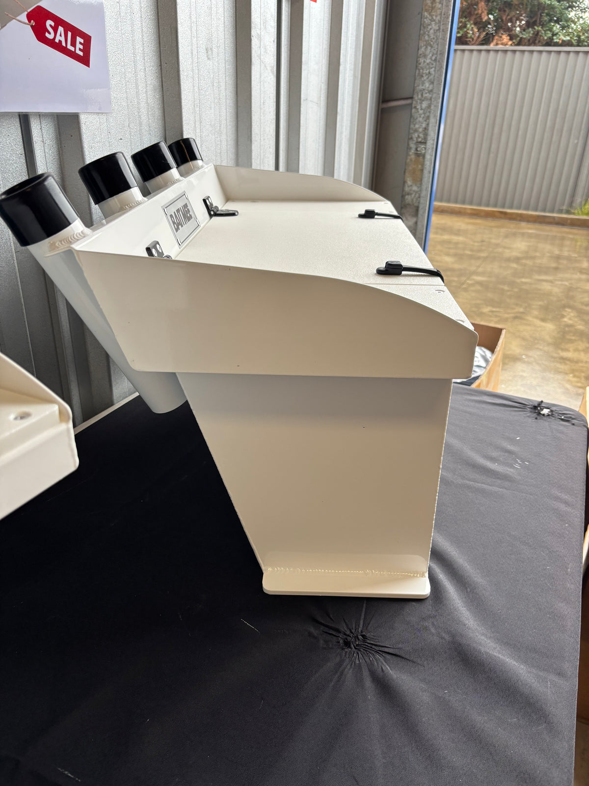 BM200 bait tank 45L + plumbing